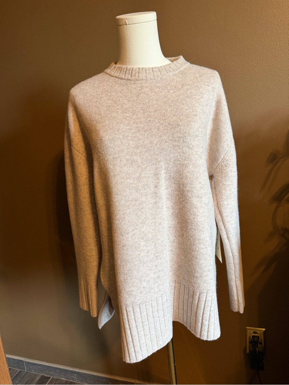 Cyrus Soft Cream Scoop Neck Pullover